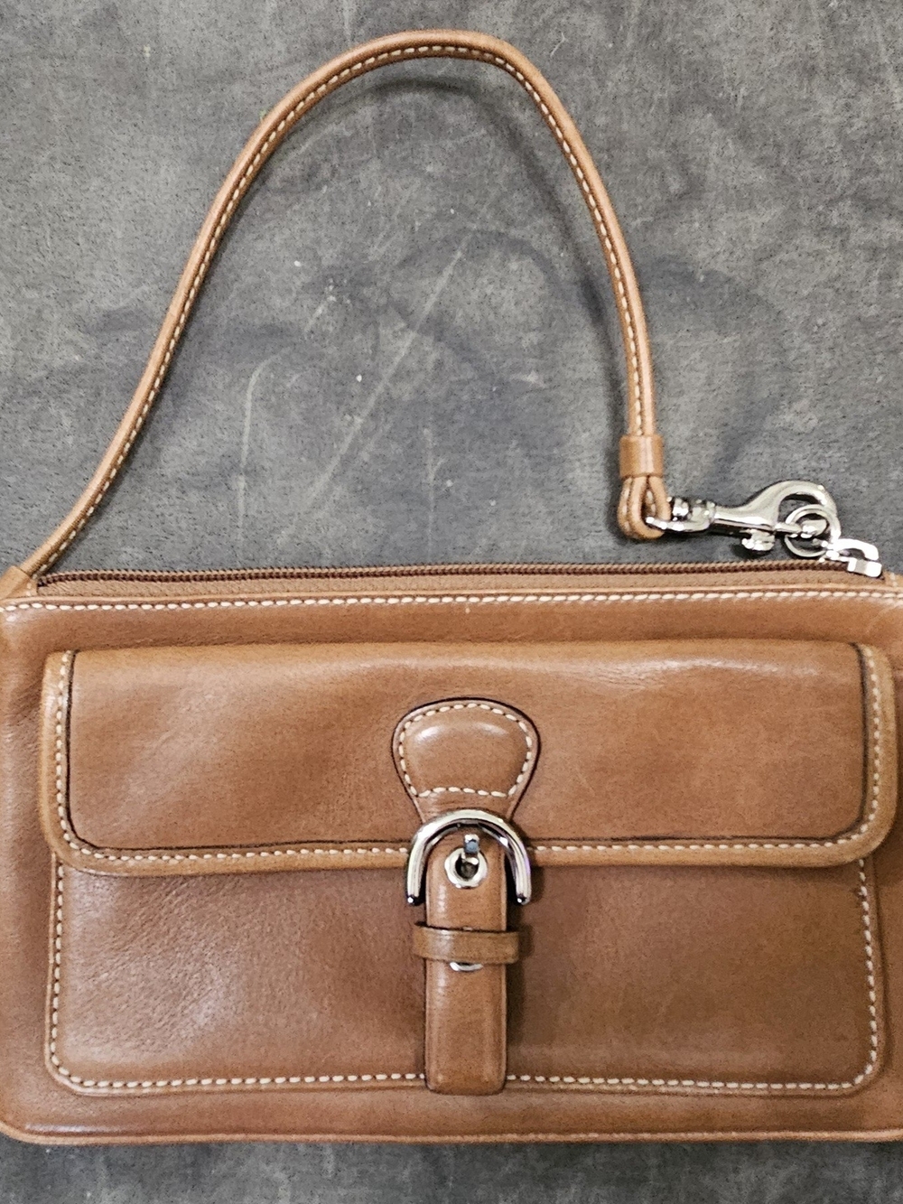 Vintage Coach Y2K SOHO Tan Leather Clutch/Wristlet With Silver Hardware